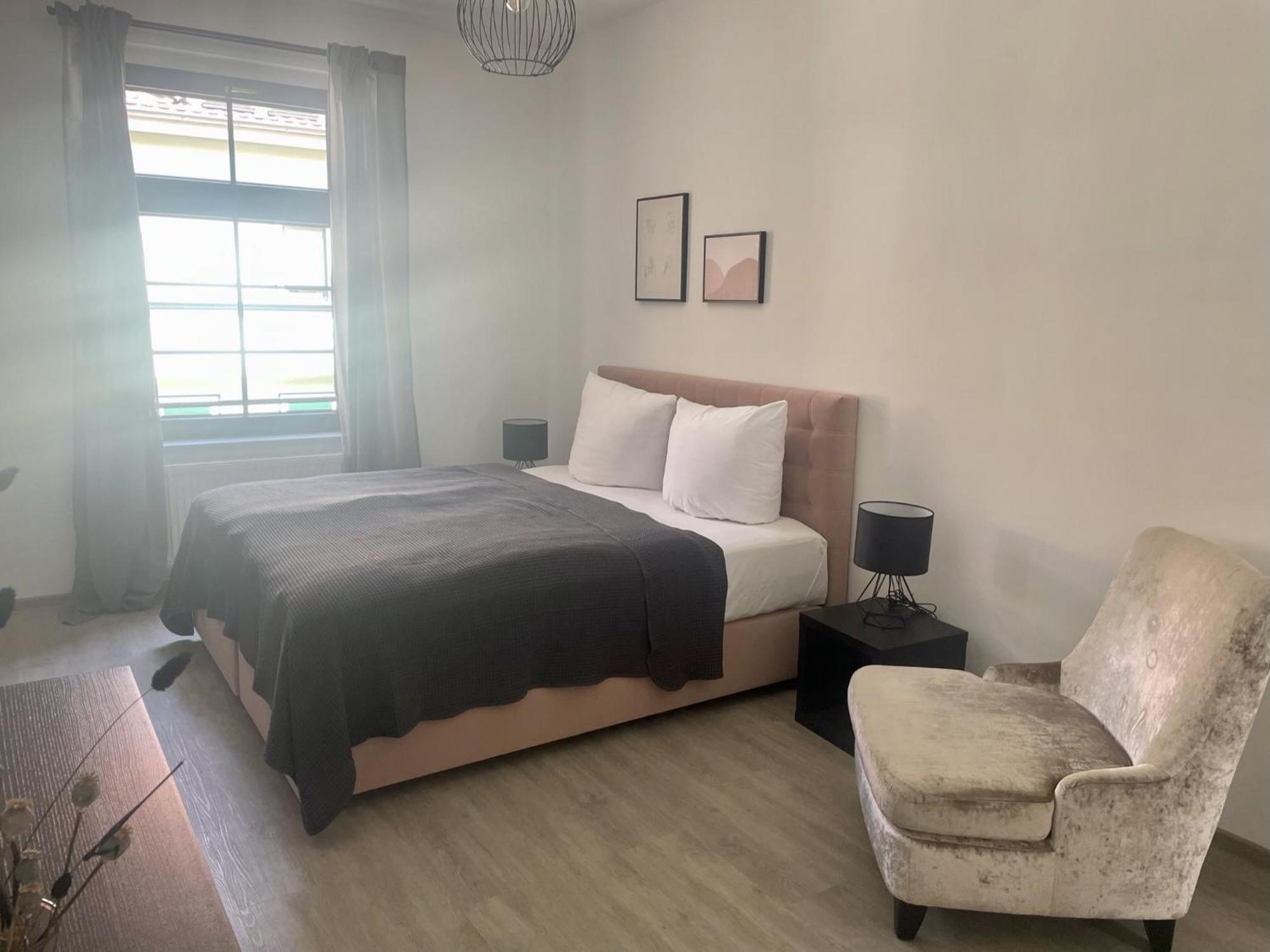 Discovair - Eisenach Karl14 - Vollausgestattete Apartments Mit Netflix In Der Fussgaengerzone Ruang foto